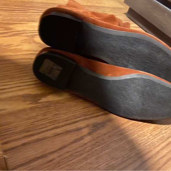 Suede cognac tall boot new without box - Picture 2 of 3